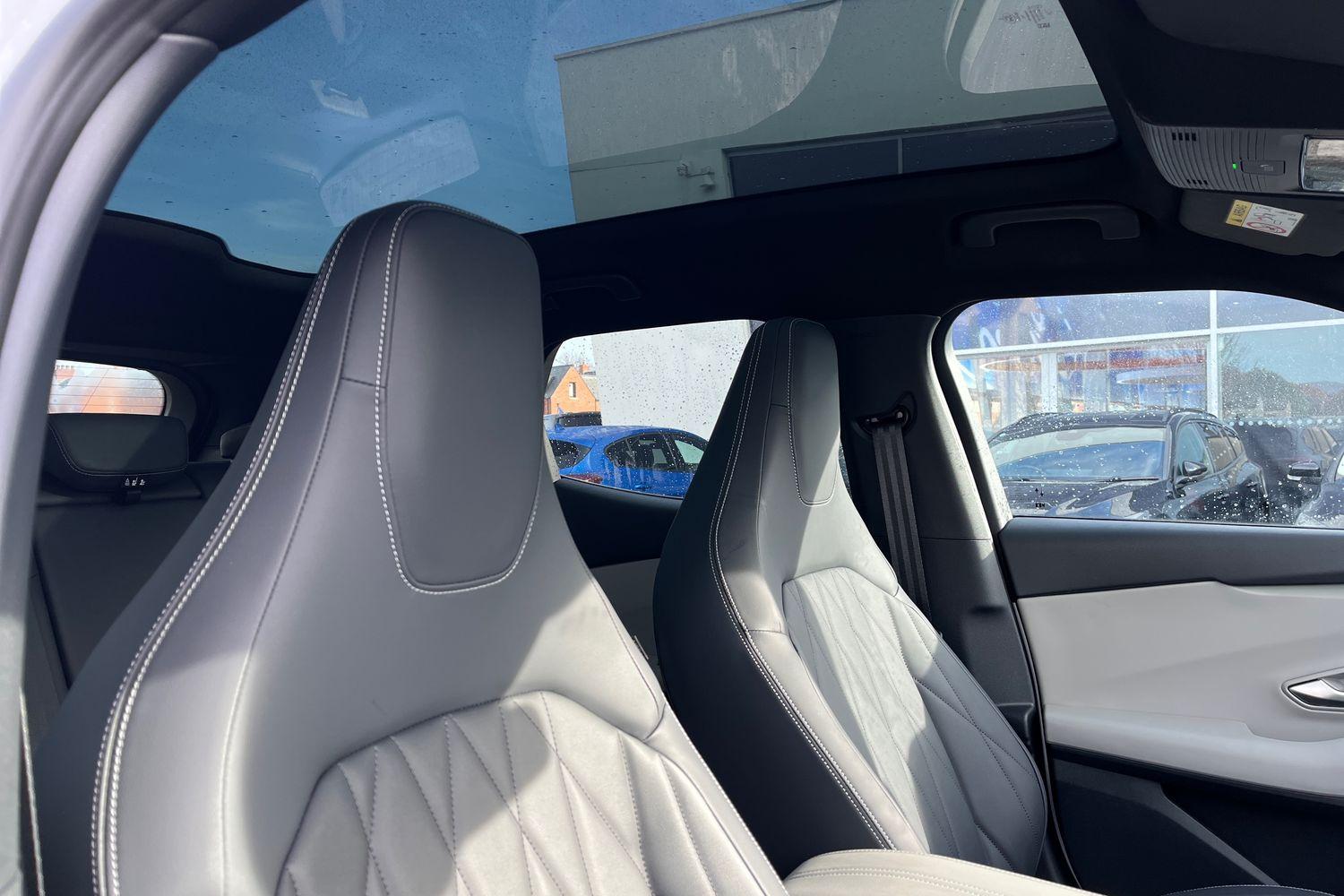 Ford Explorer Photo 16