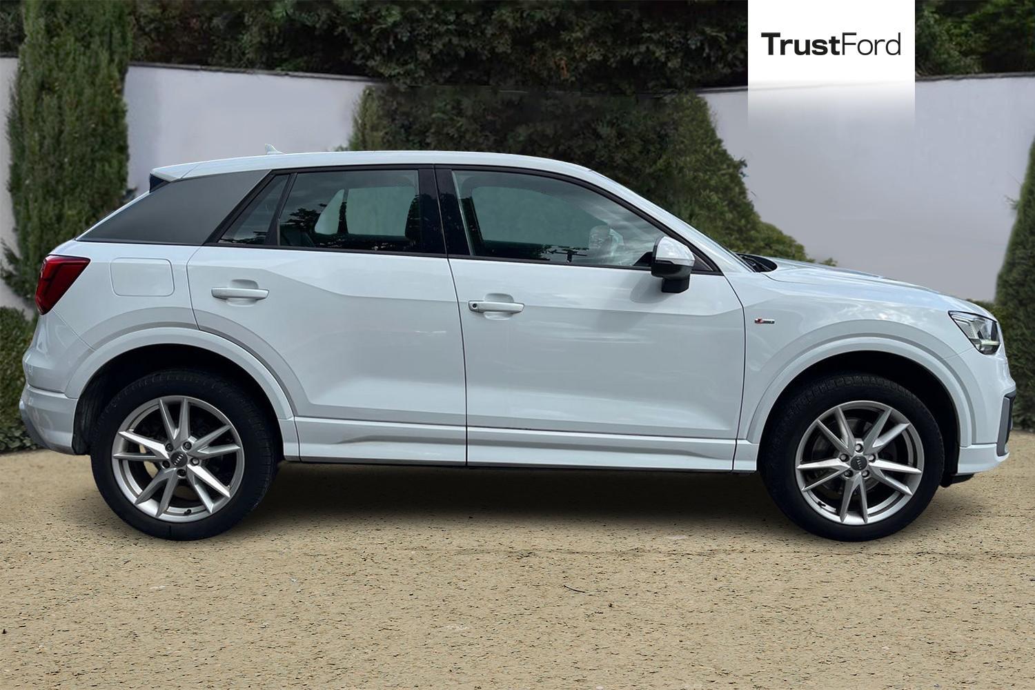 Audi Q2 Photo 2