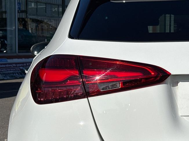 MERCEDES-BENZ A Class Photo 34
