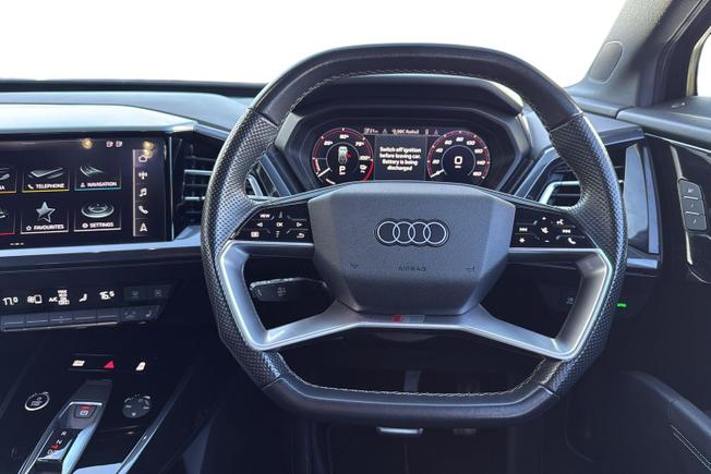 Audi Q4 e-tron Photo 11
