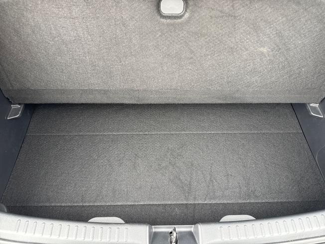 TOYOTA Yaris Photo 36