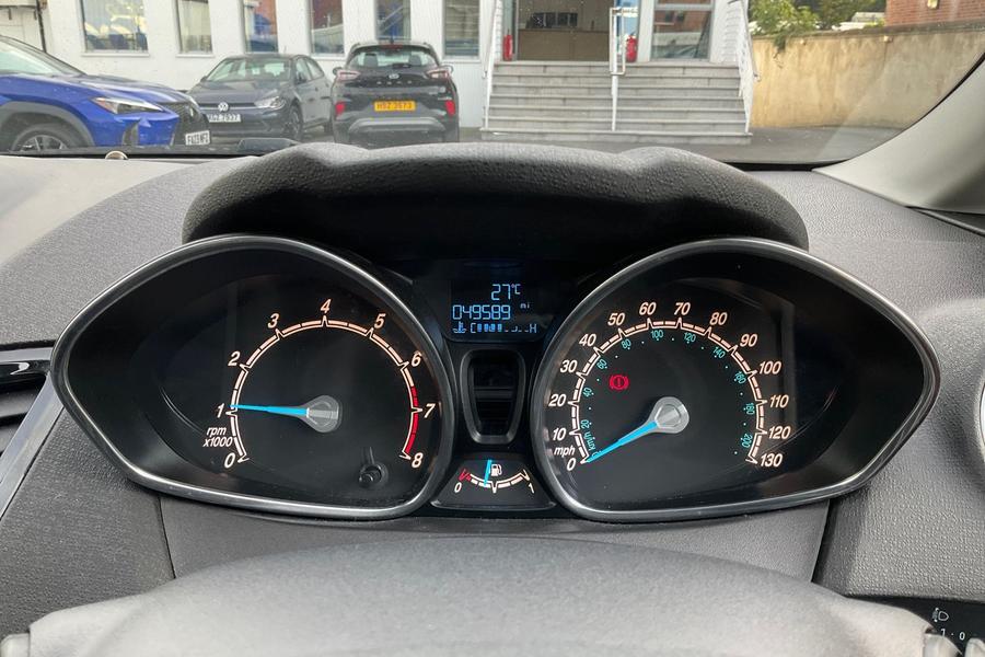 Ford FIESTA Photo autoimg-e08da6483d0f99172ba9ac09f9925f42fe2e89b8.jpg