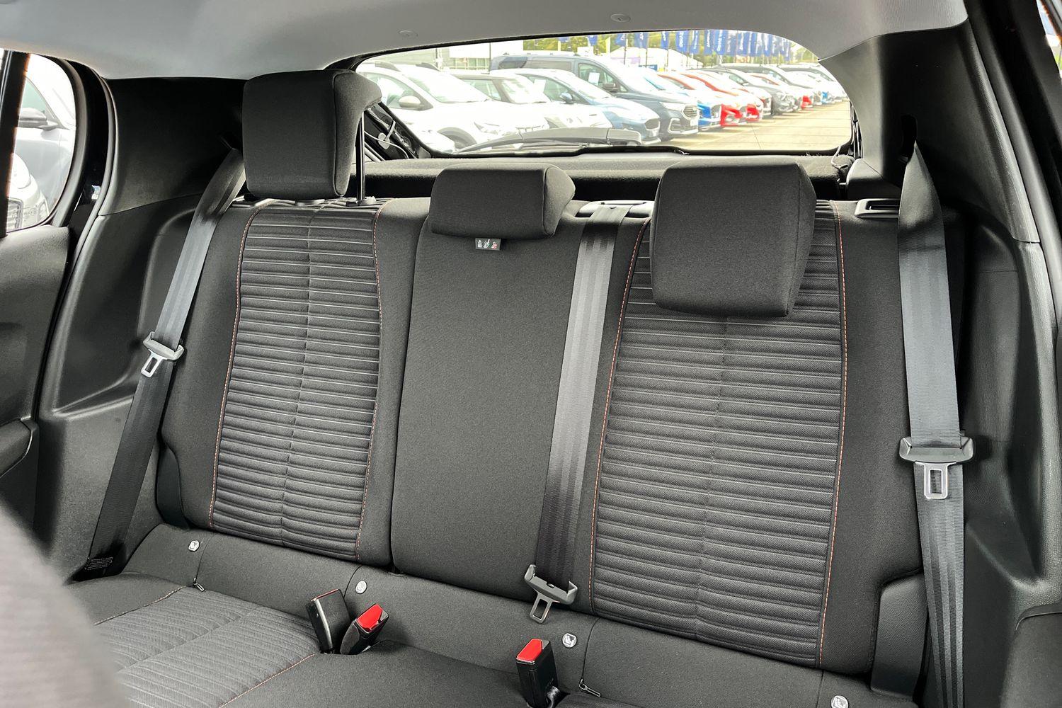 Peugeot 208 Photo 19