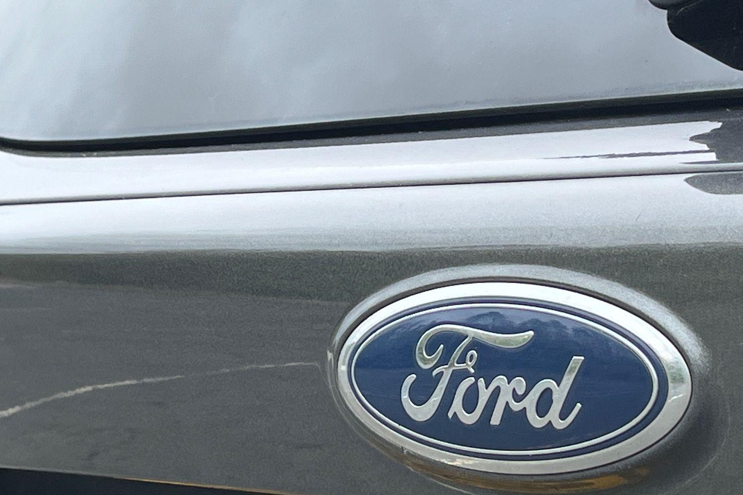 Ford KUGA Photo 39