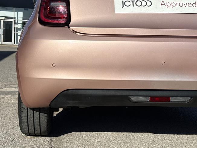 FIAT 500e Photo 38