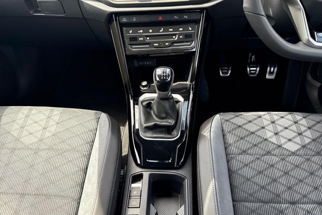 VOLKSWAGEN T-Roc Photo 44