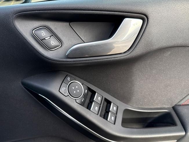 FORD Fiesta Photo 27