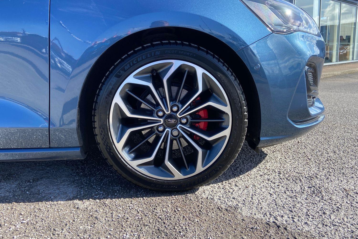 Ford FOCUS Photo 23