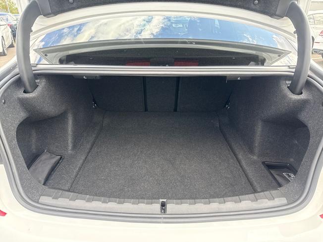 BMW 3 Series Photo 12