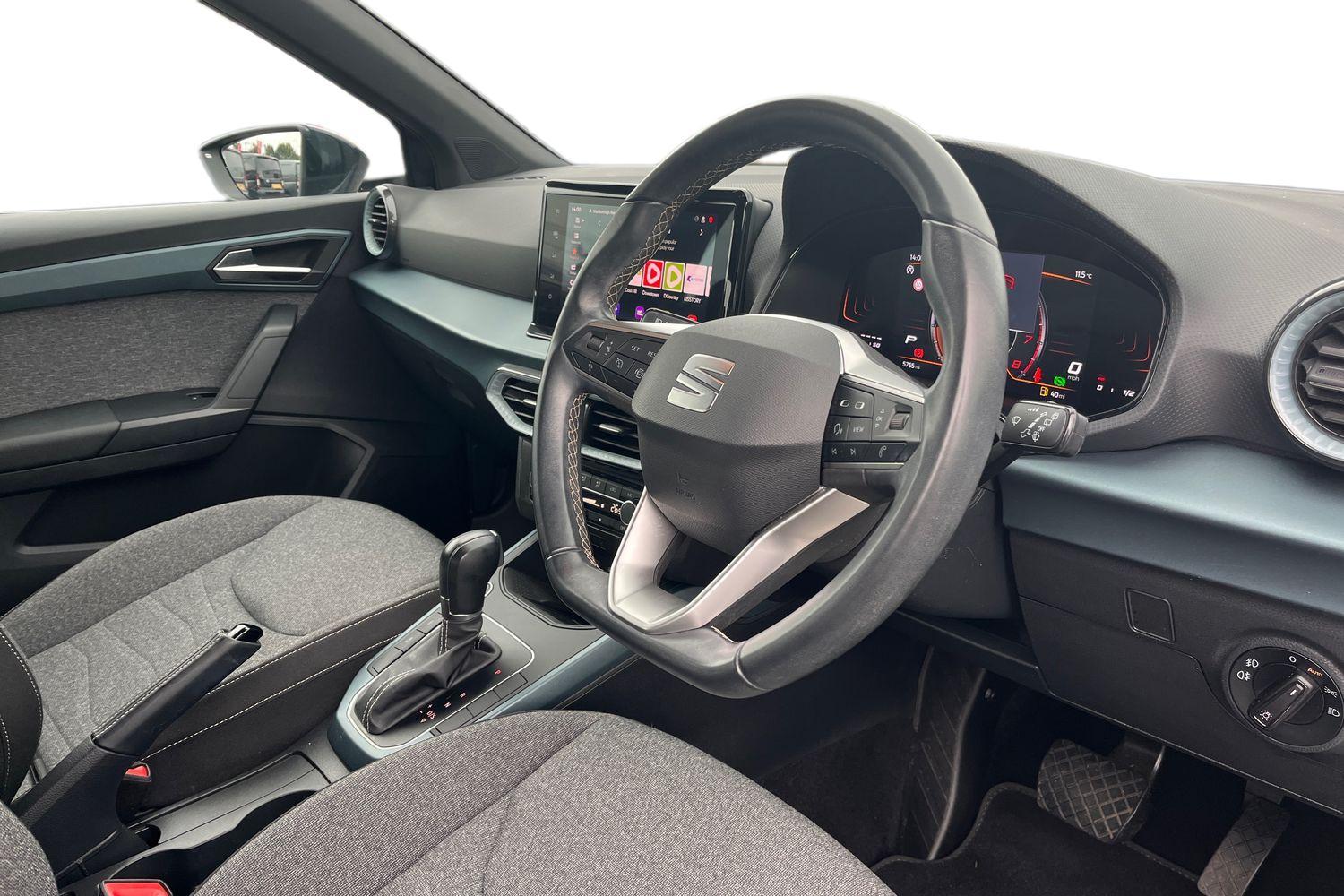 SEAT ARONA Photo 8