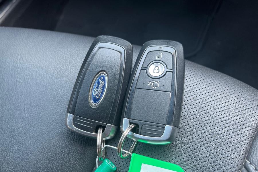 Ford MONDEO Photo autoimg-e0a5321bfe4146e93a202539c88494a38ea6ea6e.jpg