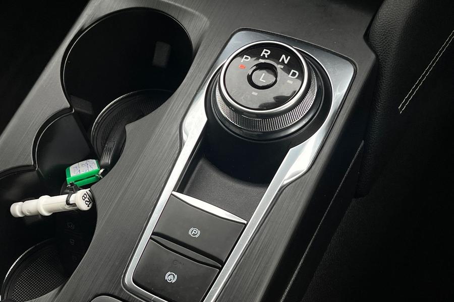 Ford KUGA Photo autoimg-e0a5328e54848d62841144be21abdd337ec2805d.jpg