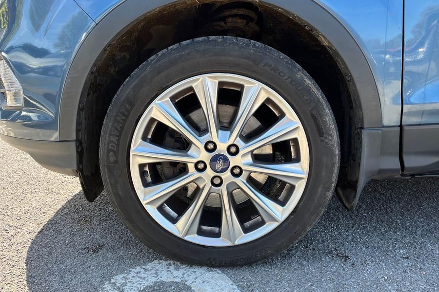 Ford Kuga Photo autoimg-e0a8d46d8af8e73bb2c96dc7a277c3f6a1b53b7e.jpg
