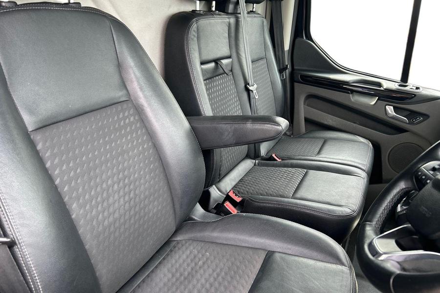 Ford TRANSIT CUSTOM Photo autoimg-e0a94779c7f9738ddcdf3e61696f6727573bfa9f.jpg