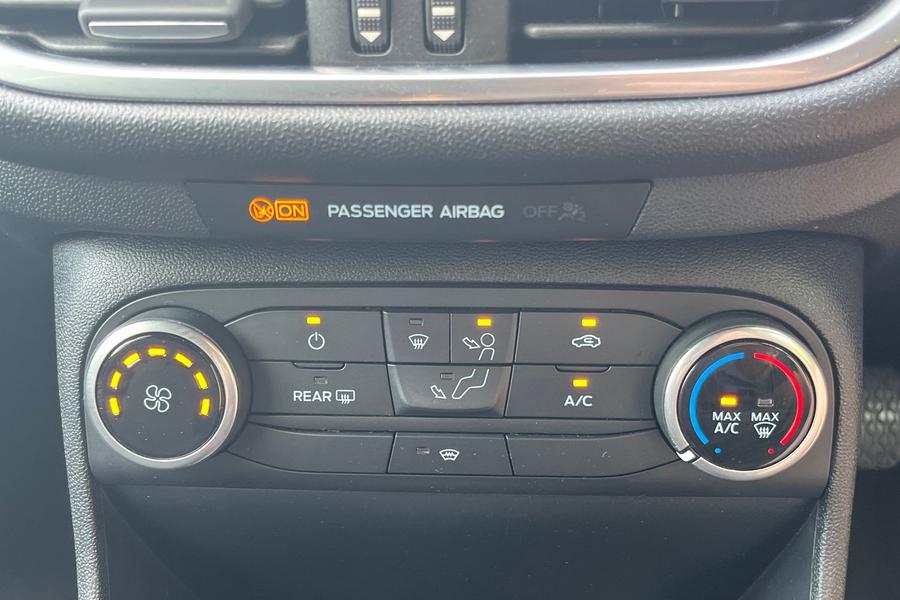 Ford FIESTA Photo autoimg-e0ab70f83a39b1ff70c93241b905cbcffa6b4631.jpg