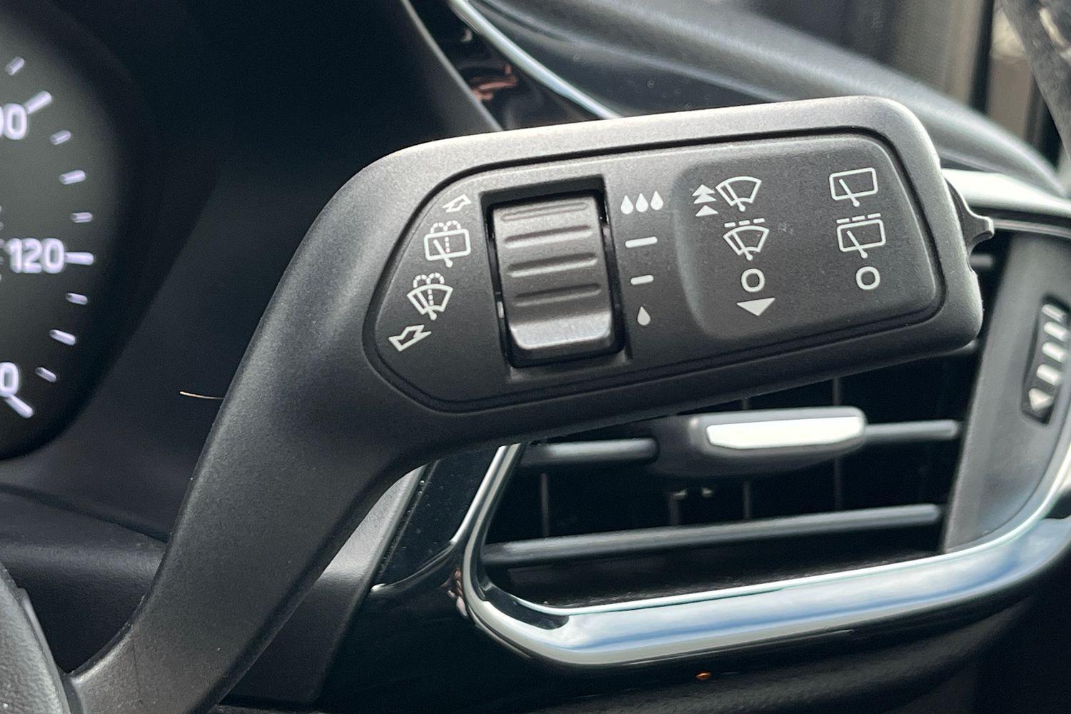 Ford Fiesta Photo 14