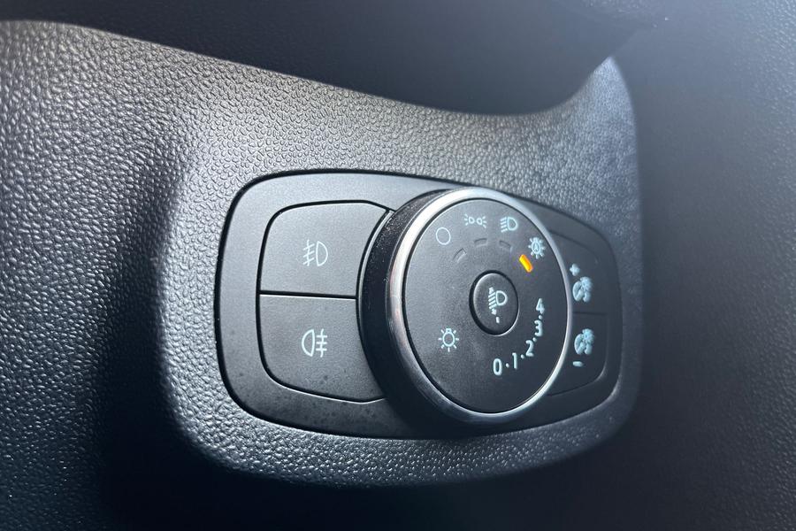 Ford Fiesta Photo autoimg-e0ac80ceb5c7f70a83b9d1ed569ca216caaf4c67.jpg
