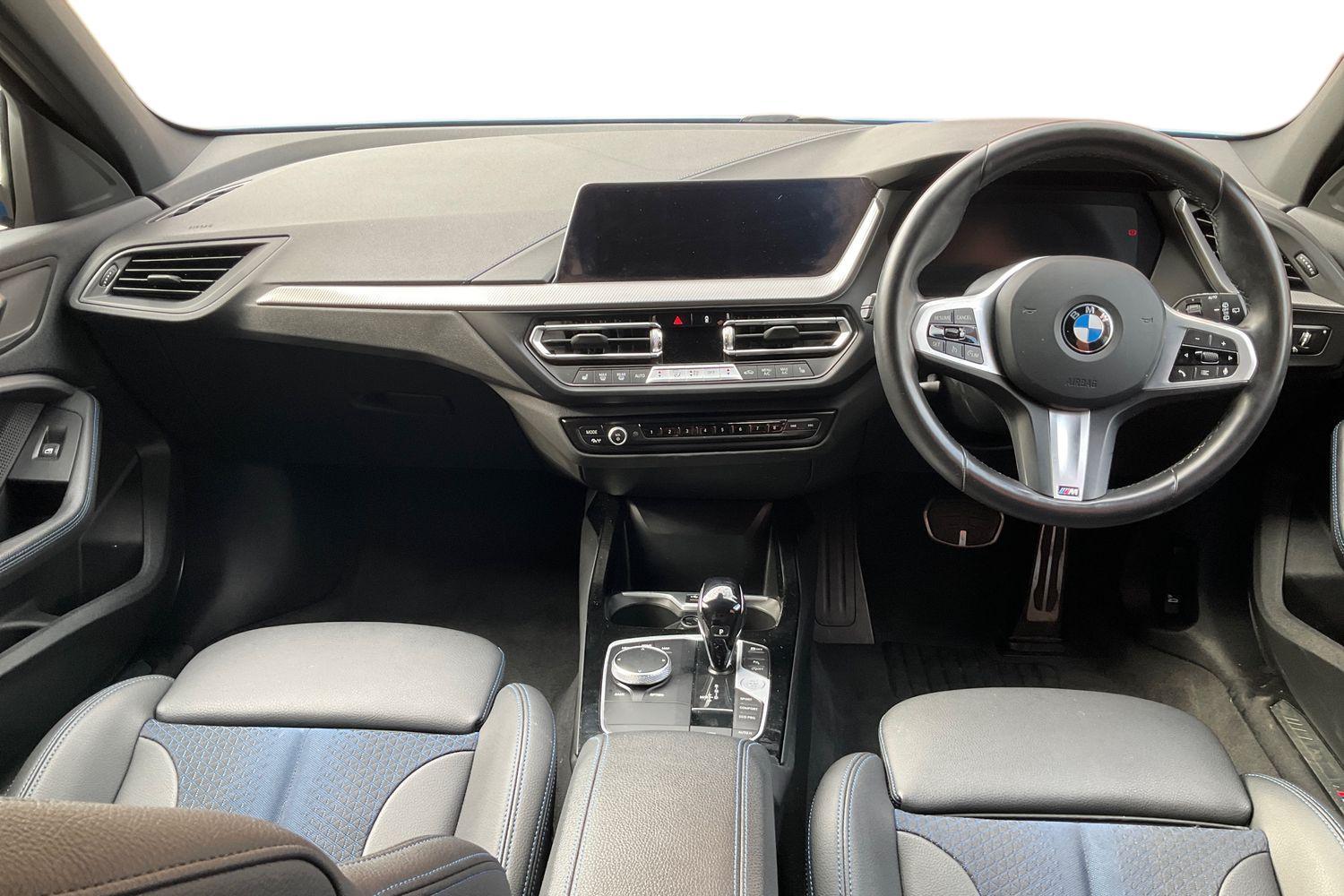 BMW 1 SERIES Photo 9