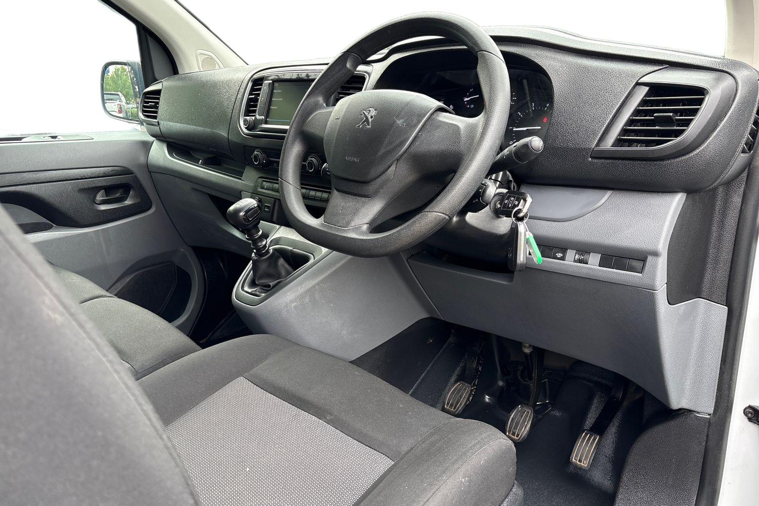 Peugeot EXPERT Photo 13