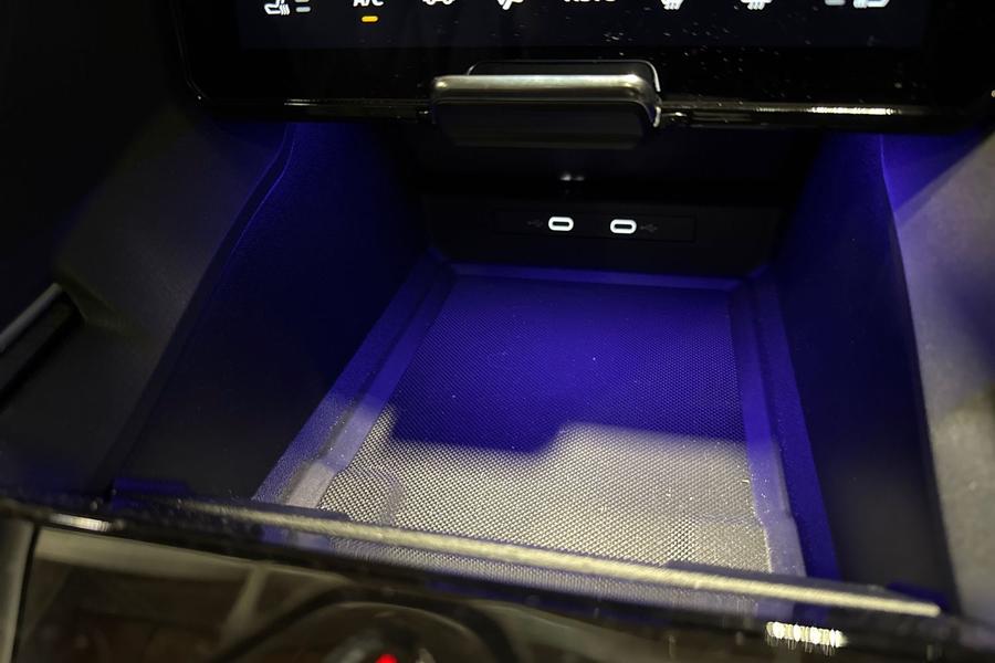 Ford Explorer Photo autoimg-e0b26e22b833ae3a924cd0e2b13fc1d1aedac35c.jpg