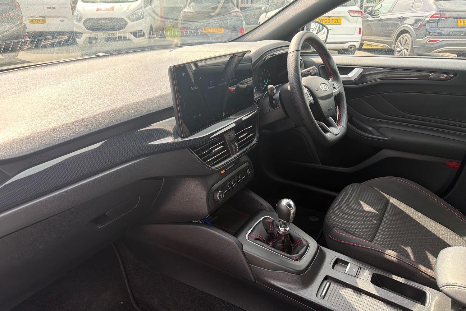 Ford FOCUS Photo 17