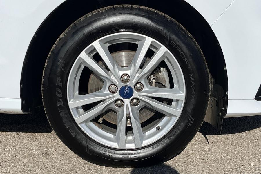 Ford S-MAX Photo autoimg-e0b50cf0d878cf34986fe5bf1f8562cc04847f7d.jpg