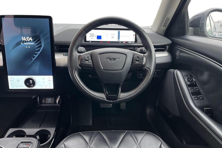 Ford Mustang Mach-E Photo autoimg-e0b93b825cab5d8eb0e3ce9c2598861520def5ad.jpg