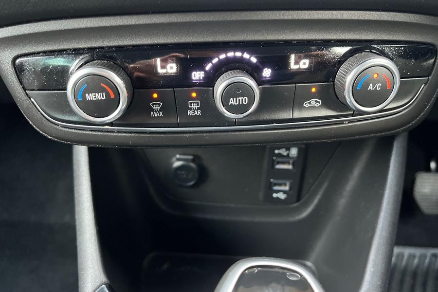 Vauxhall CROSSLAND X Photo autoimg-e0ba39c52735c55c6c14cbbb2e8db37638ff078e.jpg