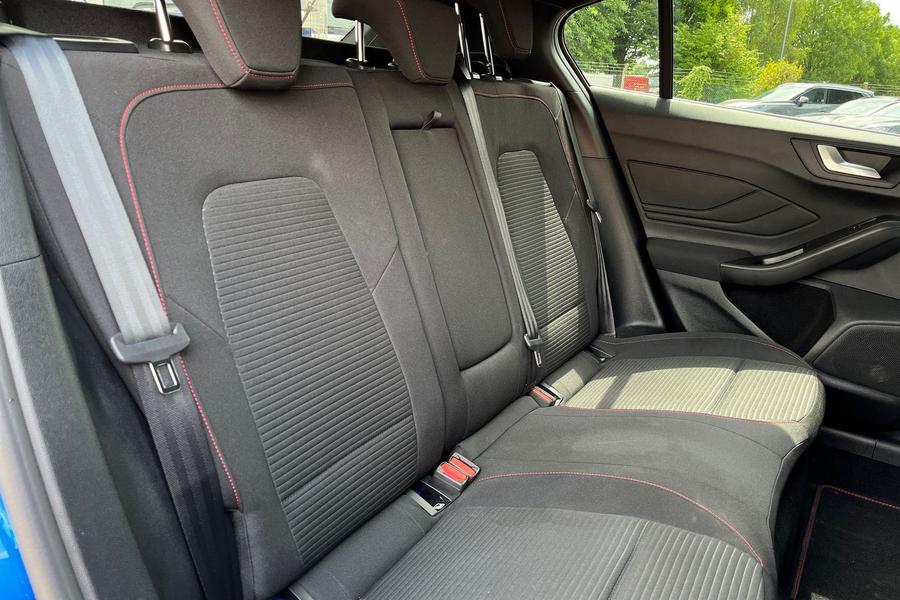 Ford Focus Photo autoimg-e0bcb129449c820ef7281664e7f89dee7bcd74a4.jpg
