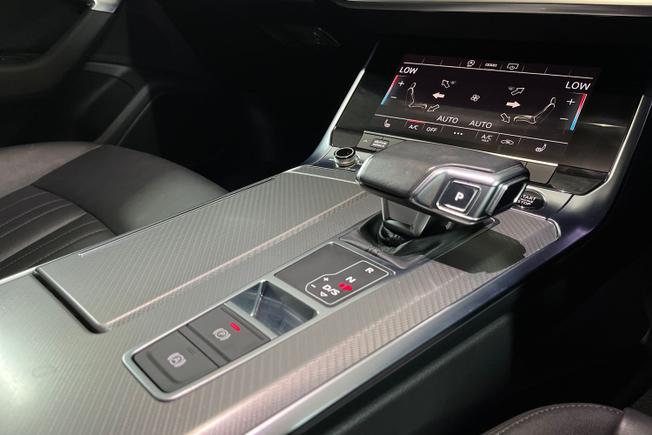 AUDI A6 Avant Photo 24