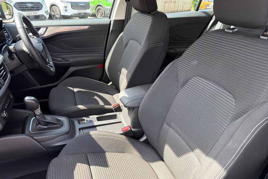 Ford FOCUS Photo autoimg-e0c726e6c1f31a151350ea8552fbd1102486accc.jpg