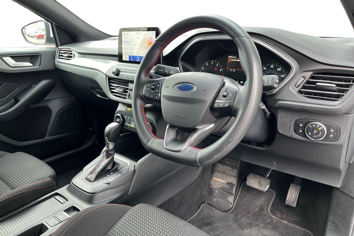 Ford FOCUS Photo 8