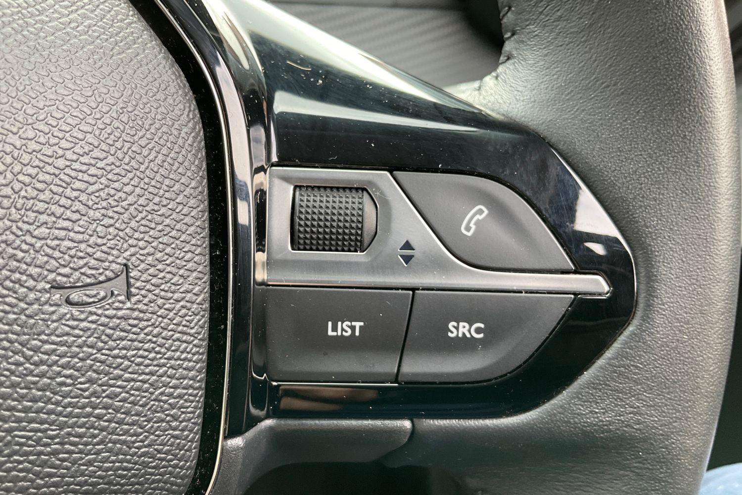 Peugeot 208 Photo 31
