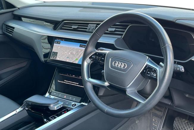 Audi E-TRON Photo 6