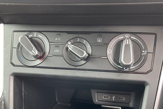 Volkswagen Polo Photo autoimg-e0cfc06d9e65b1fa579b8912cc933abfaf6e7235.jpg