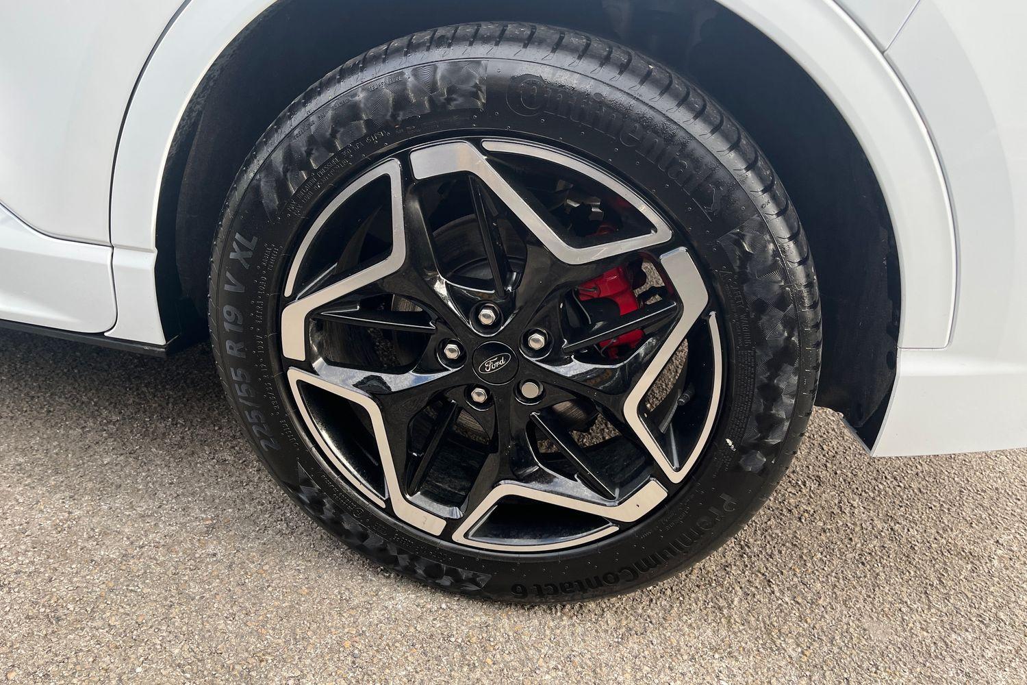 Ford KUGA Photo 35