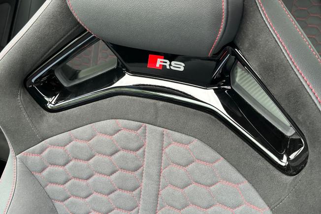 AUDI RS3 Photo 35