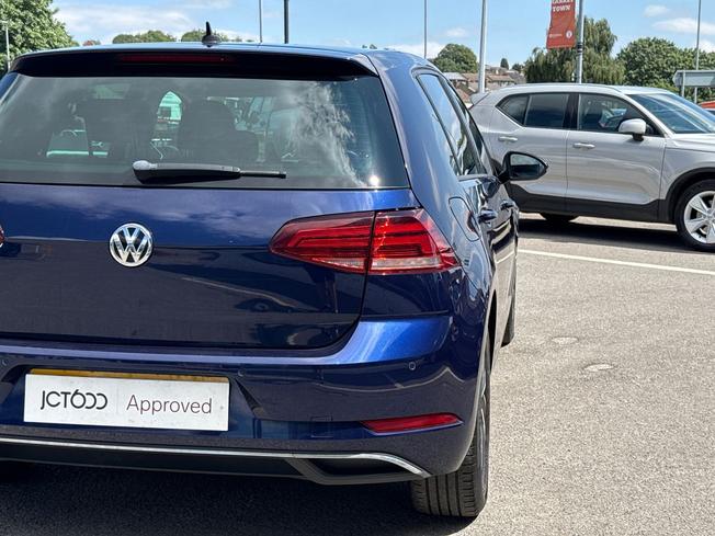 VOLKSWAGEN Golf Photo 28