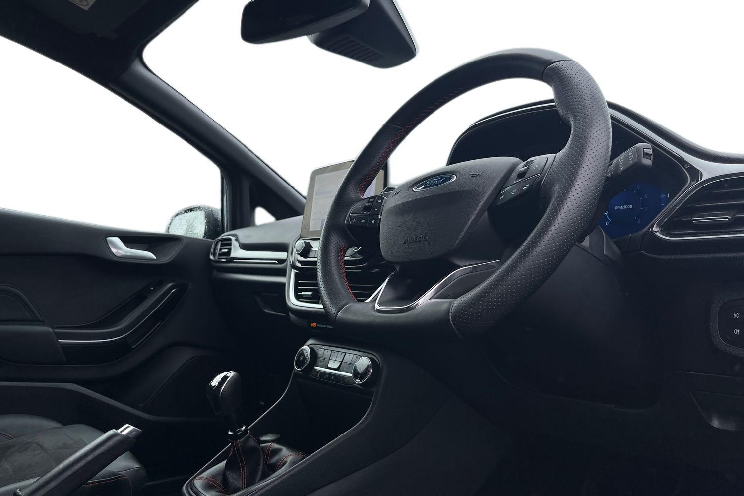 Ford FIESTA Photo 8
