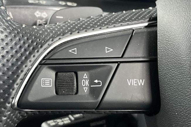AUDI Q3 Photo 16