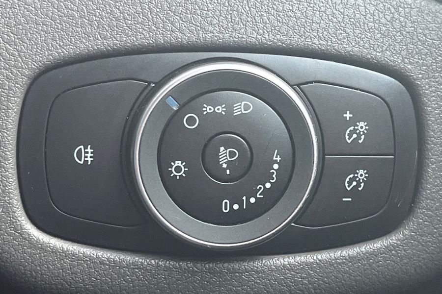 Ford TRANSIT CONNECT Photo autoimg-e0dd0db8cc5e5e3575282e6ef8af1b9d3fab4608.jpg
