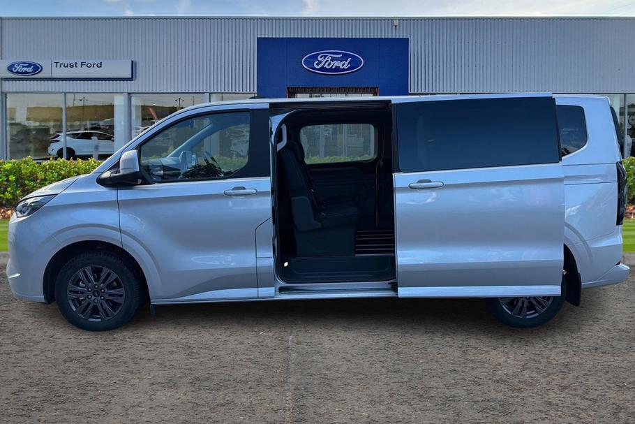 Used Ford TOURNEO CUSTOM WN26TXR 5