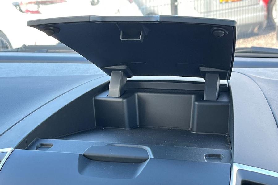 Ford GALAXY Photo autoimg-e0dfeddbfdc9744c54a38571bdd9c1b6d19cab97.jpg