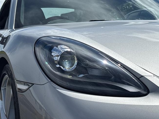 PORSCHE 718 Cayman Photo 20