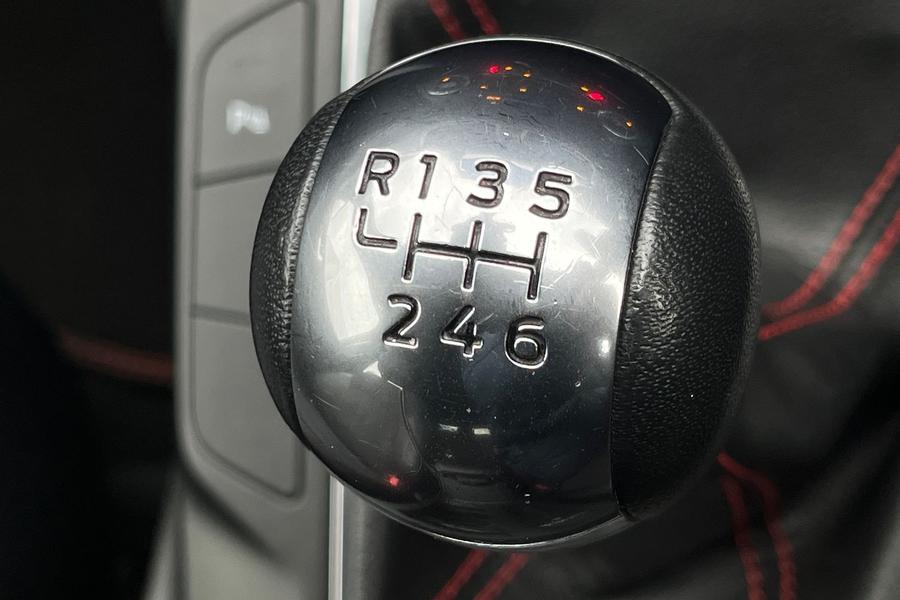 Ford Kuga Photo autoimg-e0e389756ac053b8279704c7e67bd408745b37a4.jpg