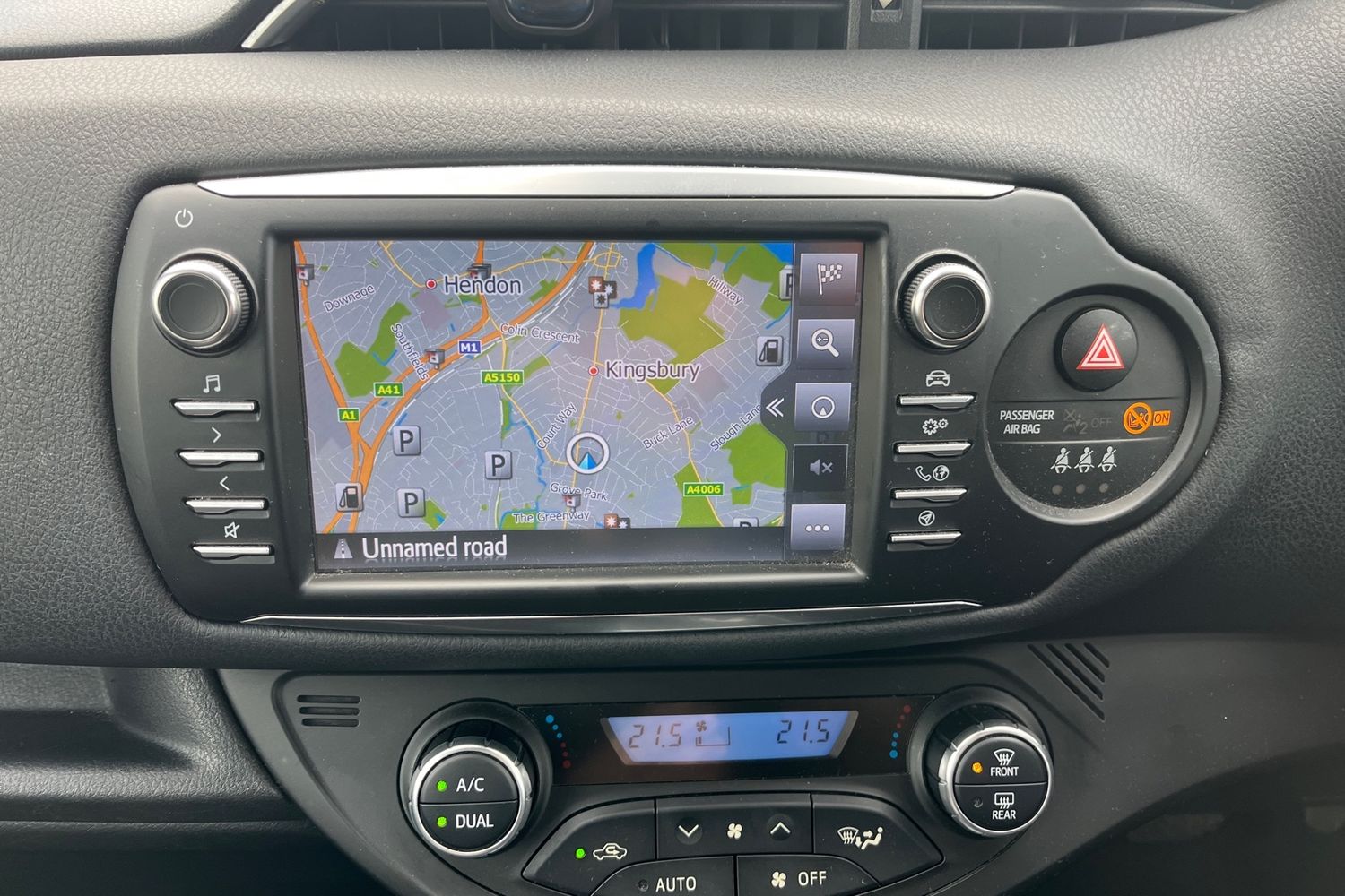 Toyota Yaris Photo 35