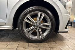 VOLKSWAGEN Polo Photo 5