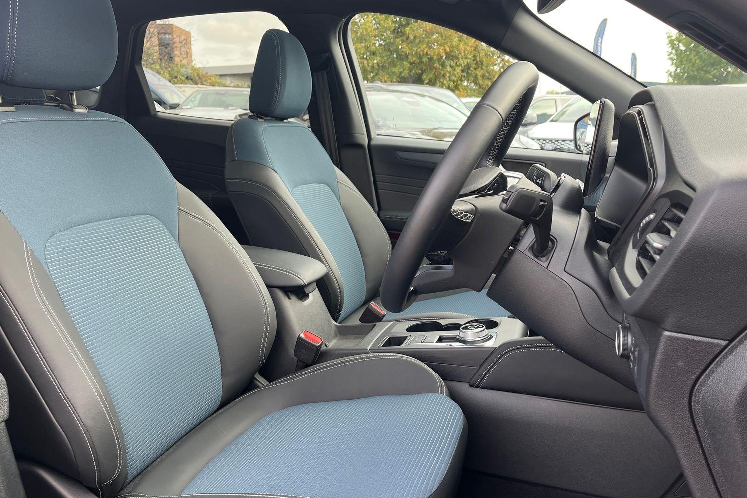 Ford KUGA Photo 16