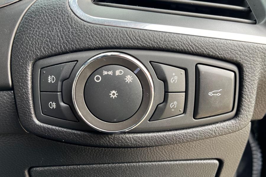 Ford Galaxy Photo autoimg-e0f55d1fd94e2bb3f1df45973d925eaabb2fbd42.jpg