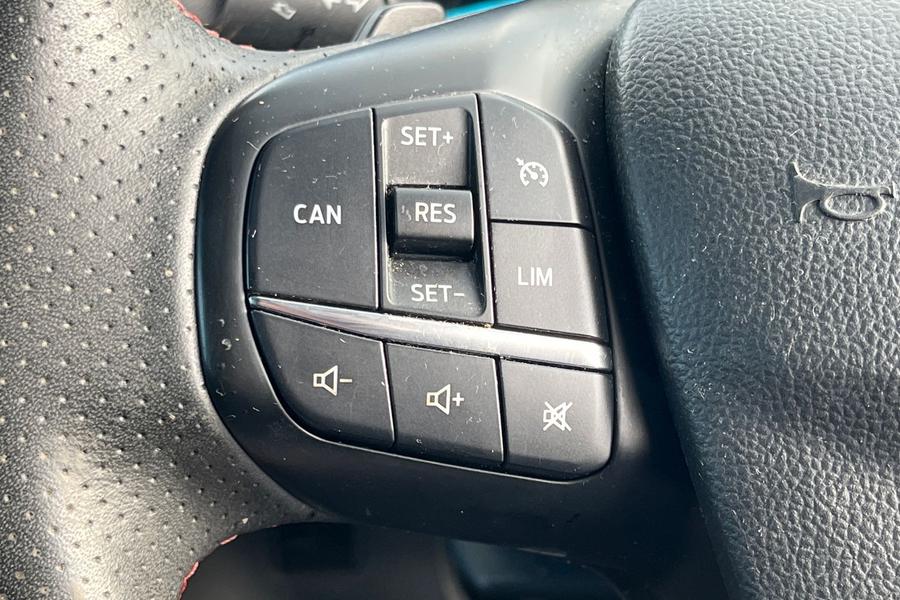 Ford FOCUS Photo autoimg-e0f8da9eb89426f84abf62e6ebc15e62dc25f8f9.jpg
